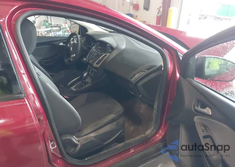 2013 Ford Focus Se z USA, uszkodzony, nr VIN 1FADP3F26DL194180